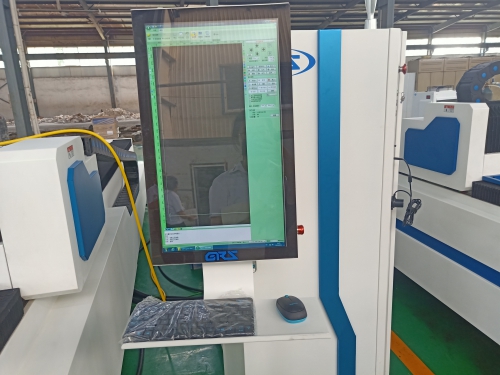 3015 Fiber Laser Cutting Machine For Metal Tube Carbon Sheet Steel