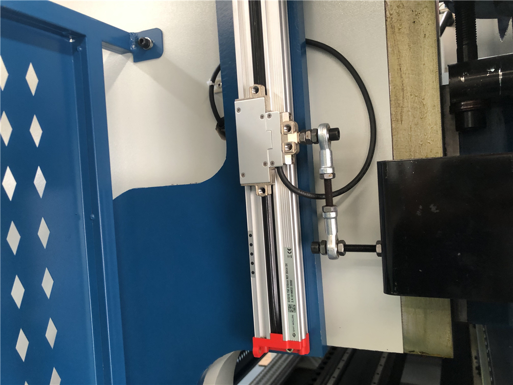 3+1 Axis Cnc Hydraulic Press Brake With Esa System