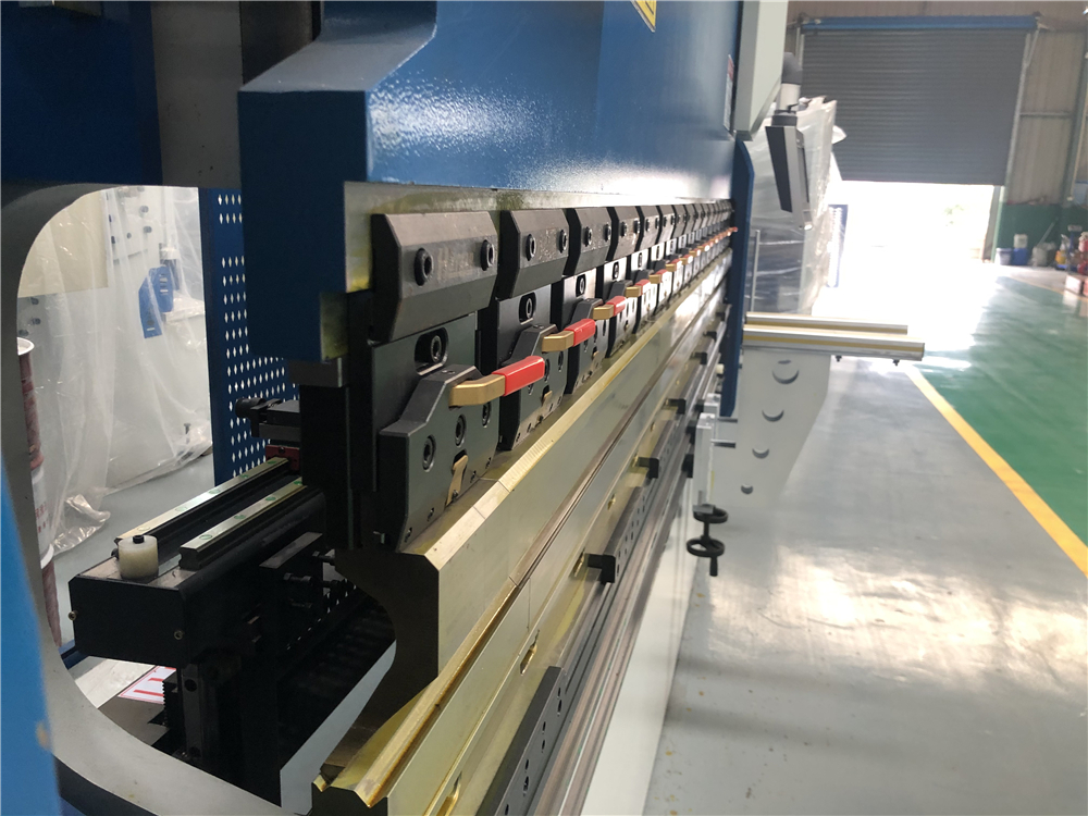 3+1 Axis Cnc Hydraulic Press Brake With Esa System