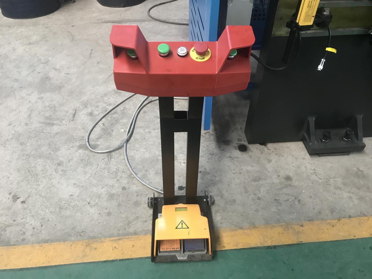 3+1 Axis Cnc Hydraulic Press Brake With Esa System