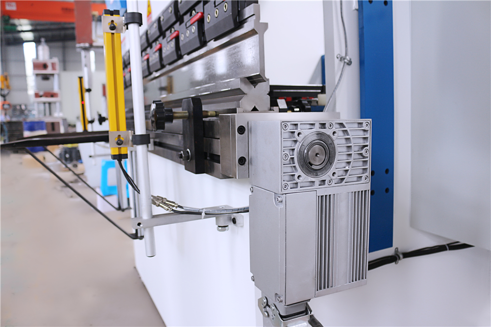 3+1 Axis Cnc Hydraulic Press Brake With Esa System