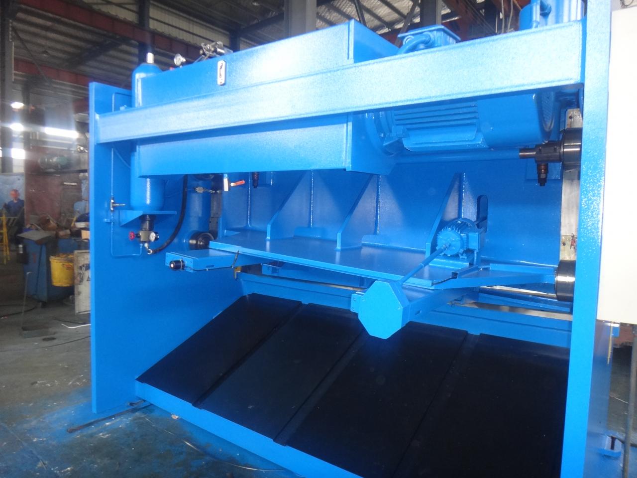 4mm Oem Qc11y-8x3200 Nc Hydraulic Guillotine Guillotine Shearing Machine