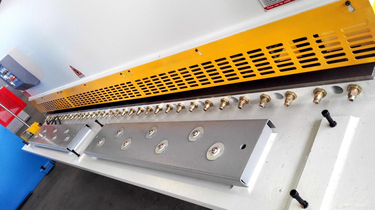 6mm Q11 Electric Sheet Plate Shearing Machine 8 Feet Sheet Metal Shearing Machine