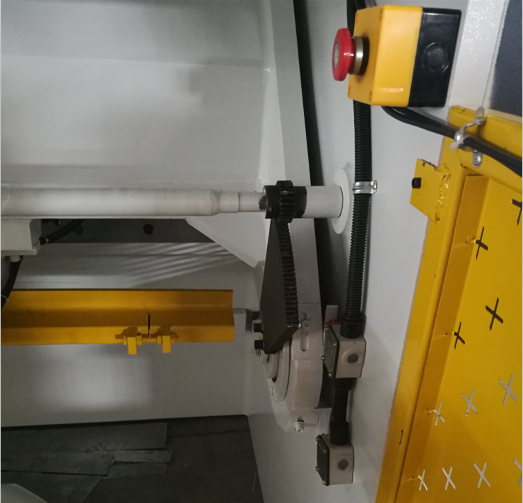 6mm Q11 Electric Sheet Plate Shearing Machine 8 Feet Sheet Metal Shearing Machine