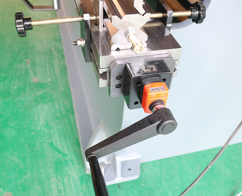 Metal Press Brake Wc-63t3200 Metal Sheet Bending Machine Cnc Hydraulic Press Brake