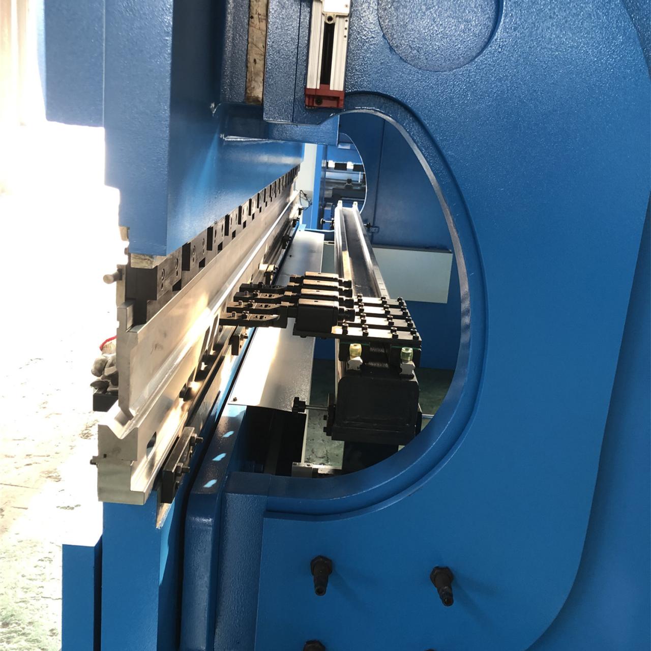 Da53t Cnc System Controller 125t4000 3+1 Axis Cnc Hydraulic Press Brake With Good Quality