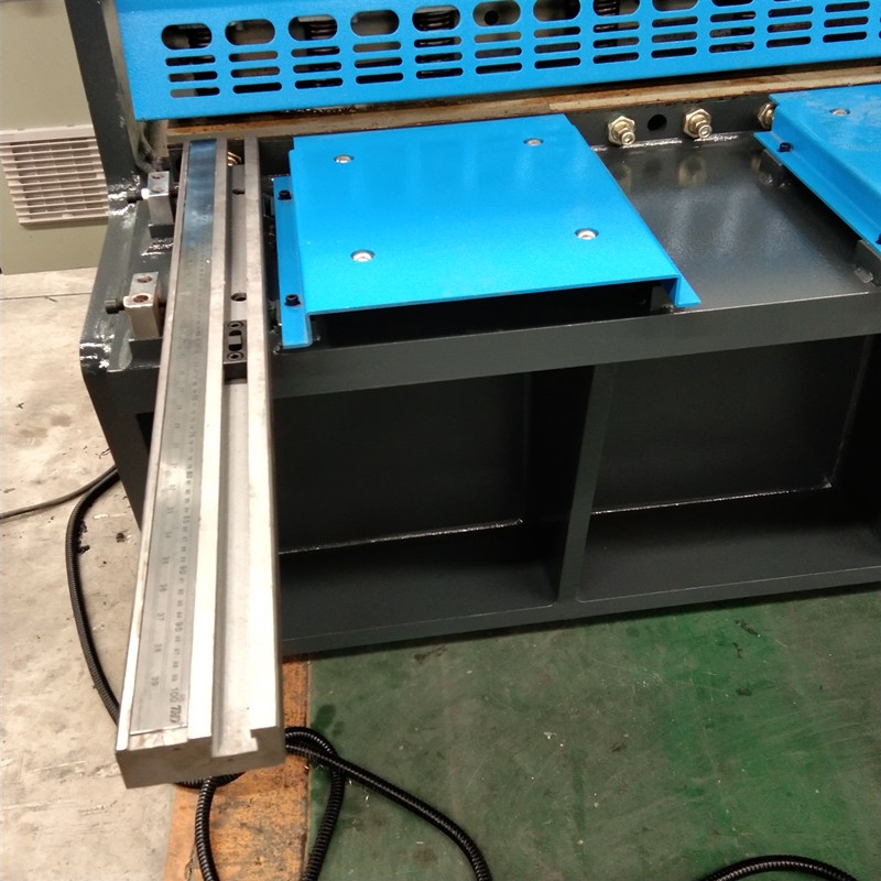 Qc12k-4x2500 Cnc Hydraulic Customized Shearing Machine Cutting Machine