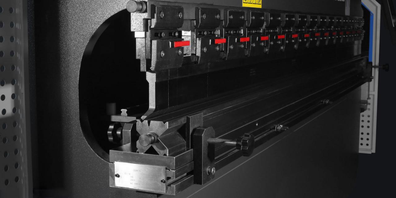 Wc67 Hydraulic Press Brake / CNC Press Bending Machine / Plate Bending Machine China