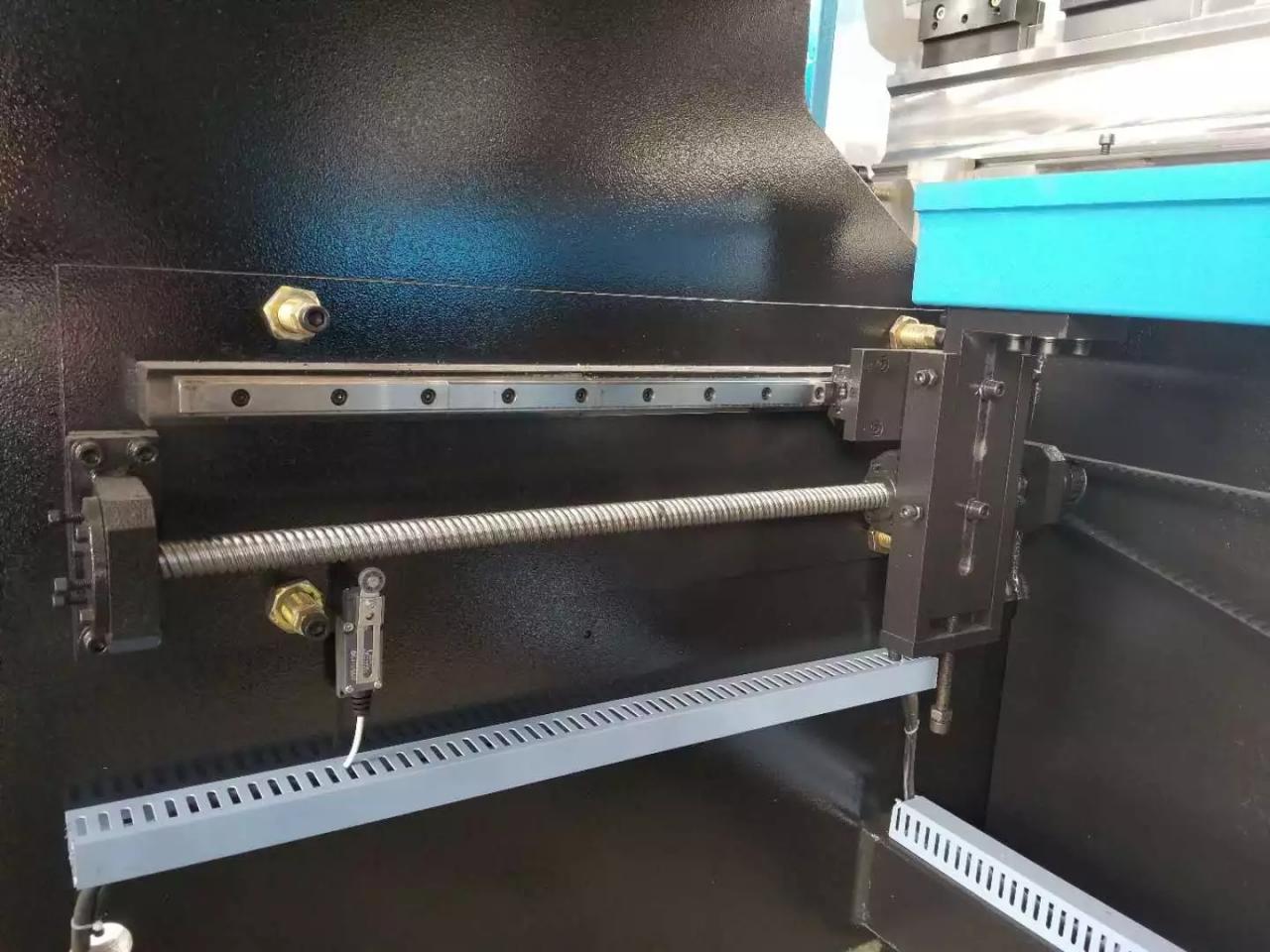 Wc67k 100 Ton 200 Ton Hydraulic Cnc Press Brake Machine For Iron Metal Steel Plate